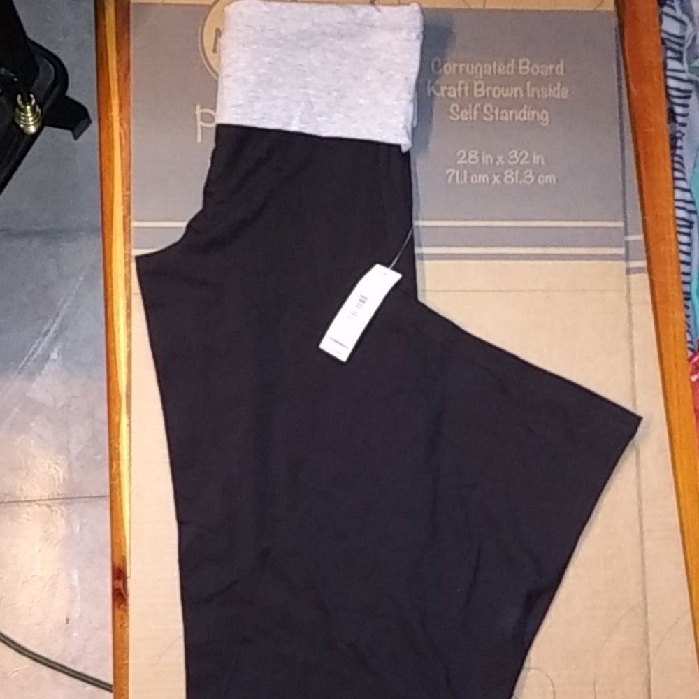 NWT no boundaries black&gray yoga pants size S